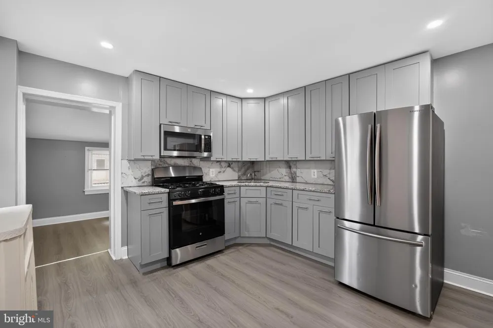 73 E GARFIELD STREET Philadelphia, PA 19144