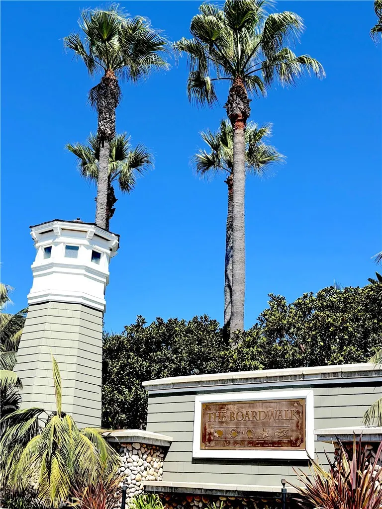 6572 Feather Huntington Beach, CA 92648
