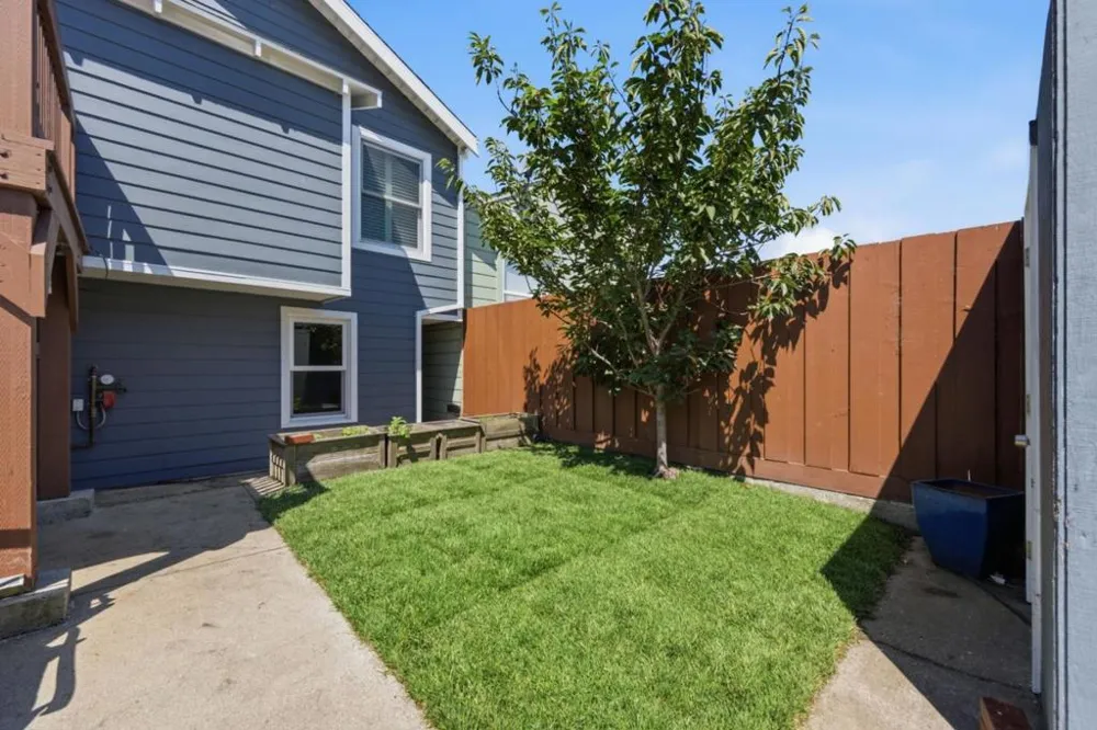 499 Evergreen Avenue Daly City, CA 94014