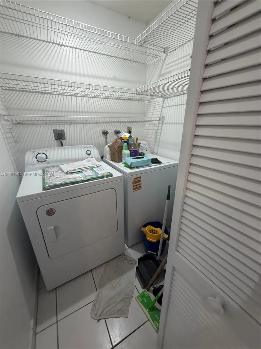 7577 W 5th Ln Hialeah, FL 33014