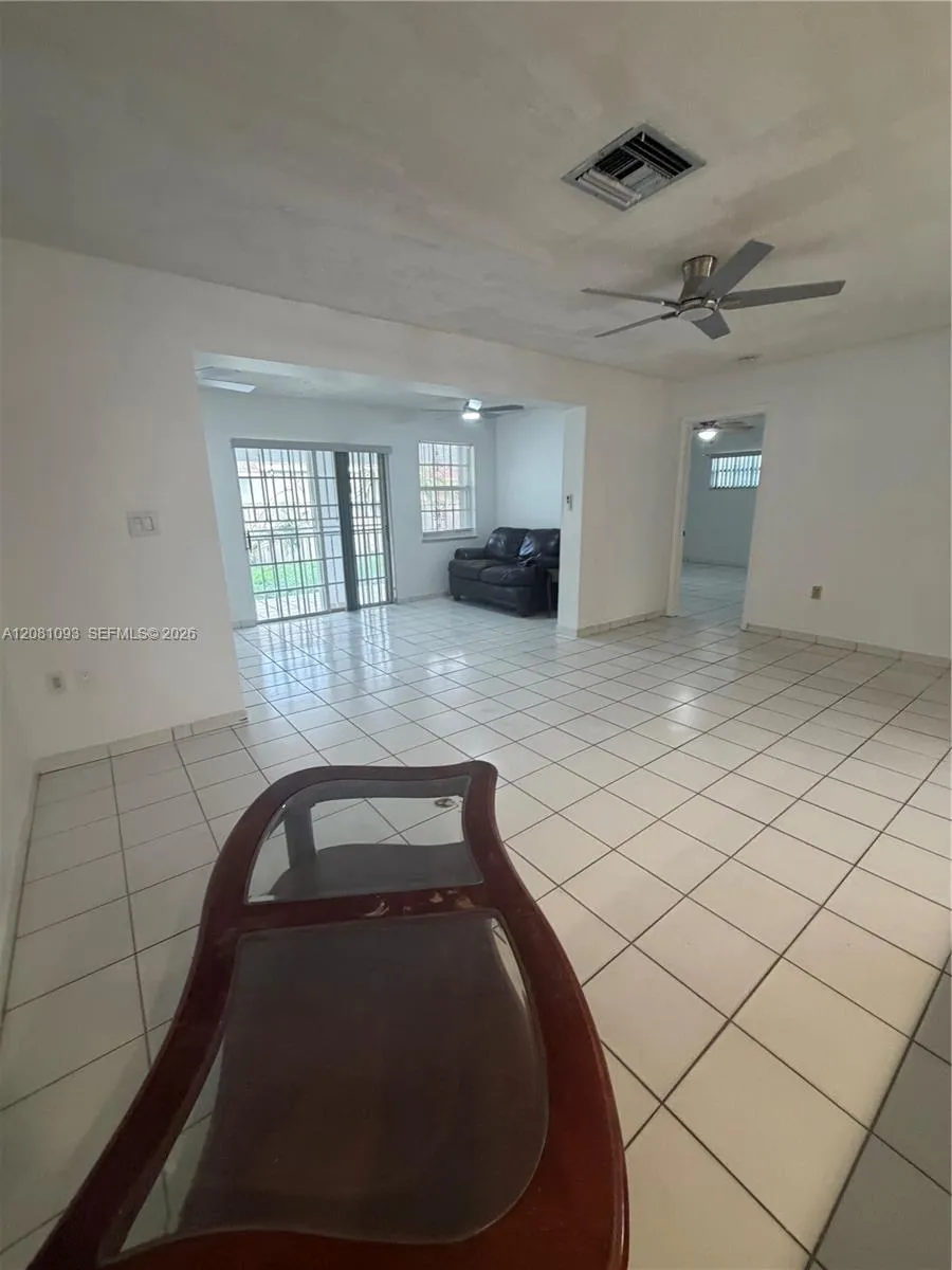 7577 W 5th Ln Hialeah, FL 33014
