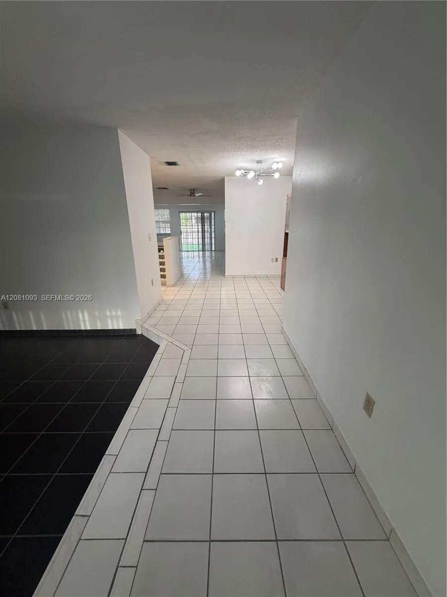 7577 W 5th Ln Hialeah, FL 33014