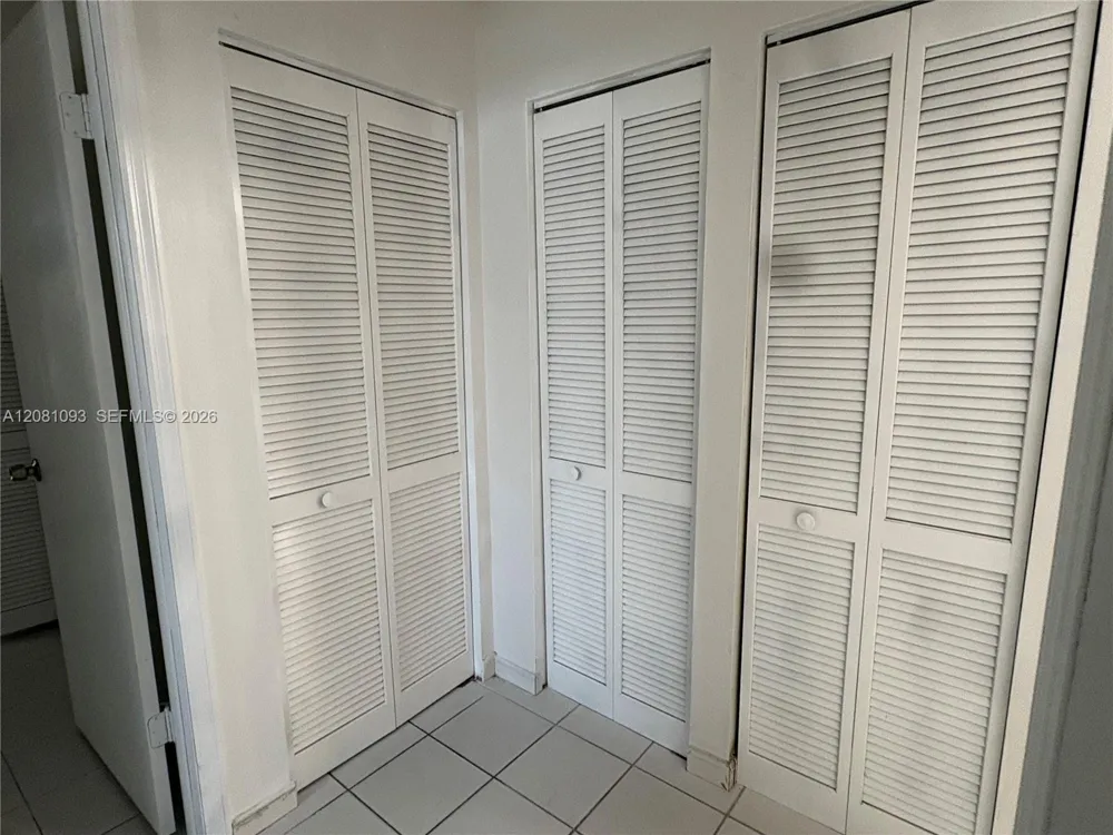 7577 W 5th Ln Hialeah, FL 33014