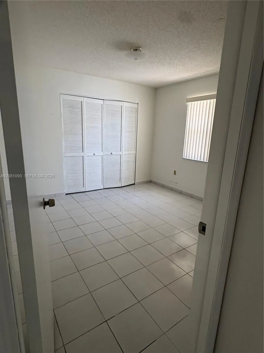 7577 W 5th Ln Hialeah, FL 33014