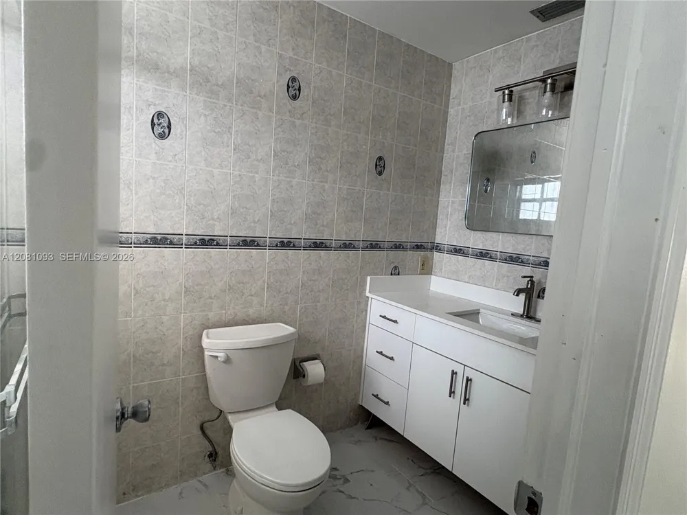 7577 W 5th Ln Hialeah, FL 33014