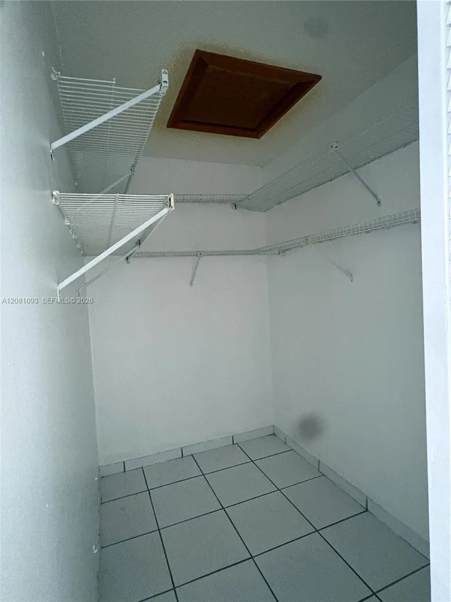 7577 W 5th Ln Hialeah, FL 33014