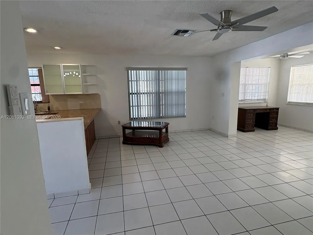 7577 W 5th Ln Hialeah, FL 33014