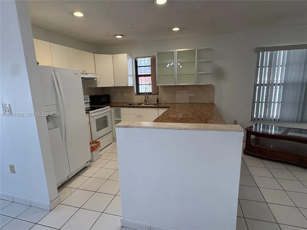 7577 W 5th Ln Hialeah, FL 33014