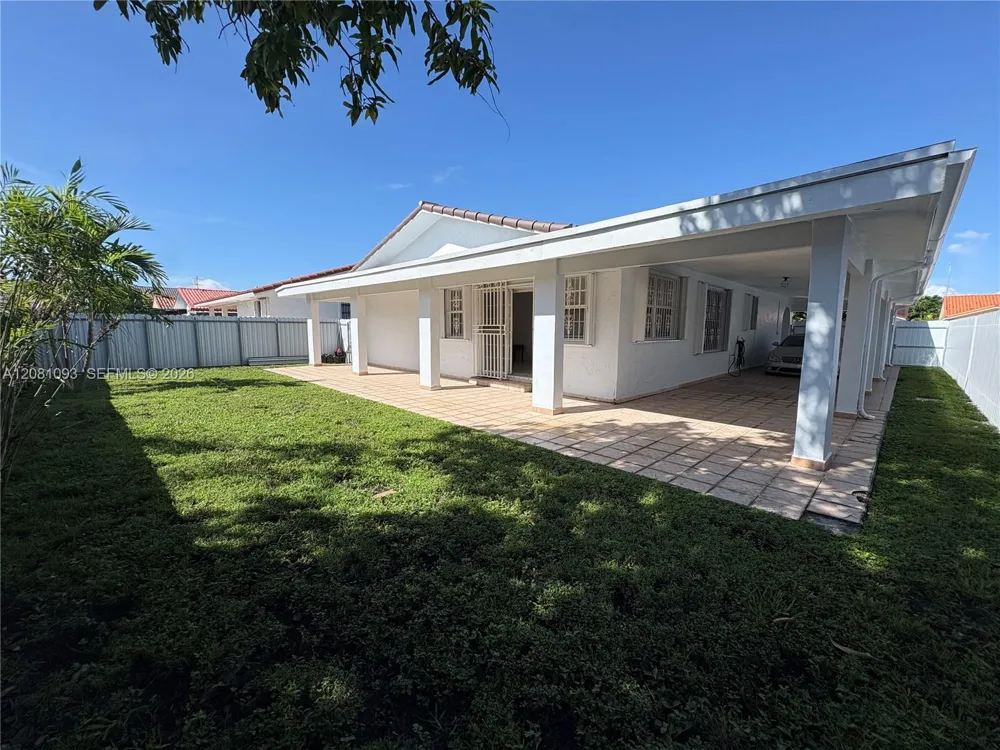 7577 W 5th Ln Hialeah, FL 33014