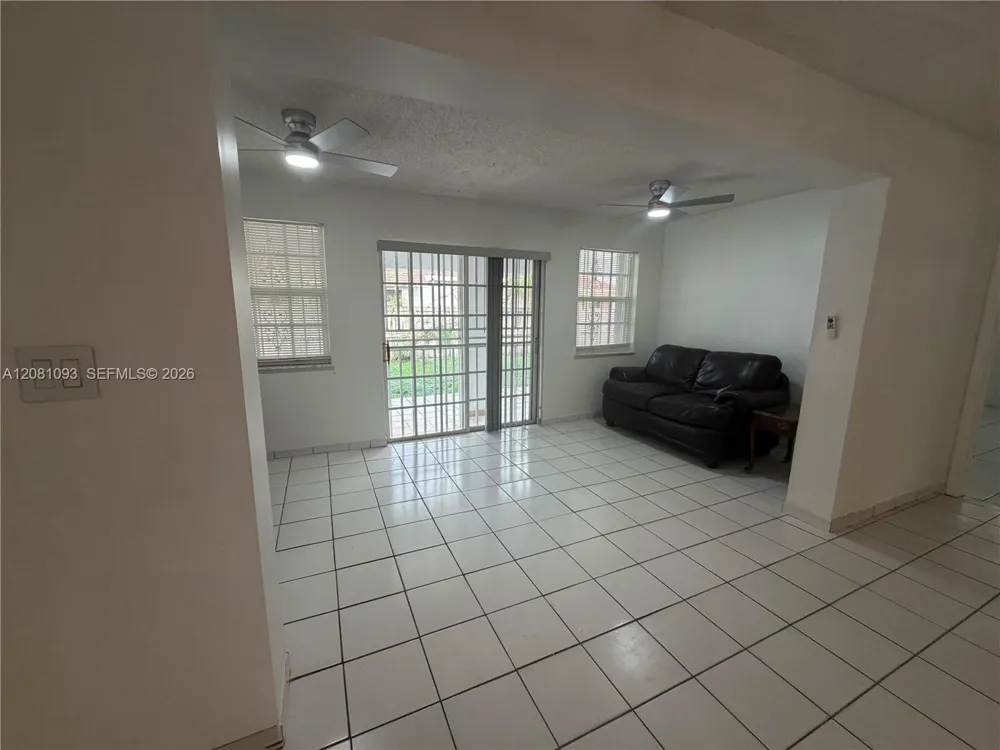 7577 W 5th Ln Hialeah, FL 33014
