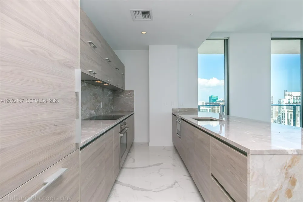1300 S Miami Ave #PH5101 Miami, FL 33130