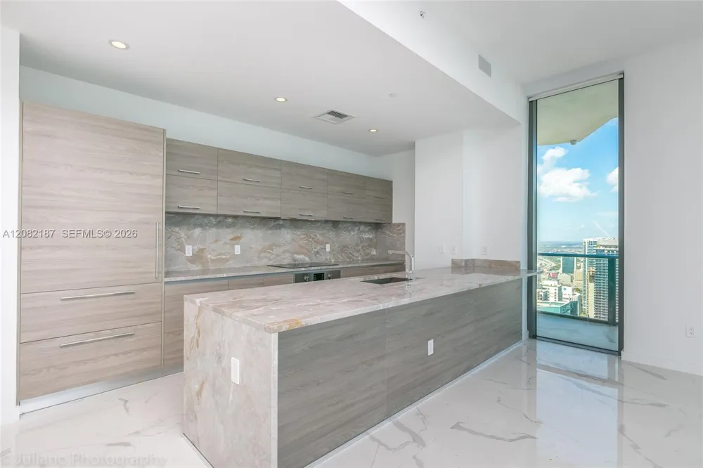 1300 S Miami Ave #PH5101 Miami, FL 33130