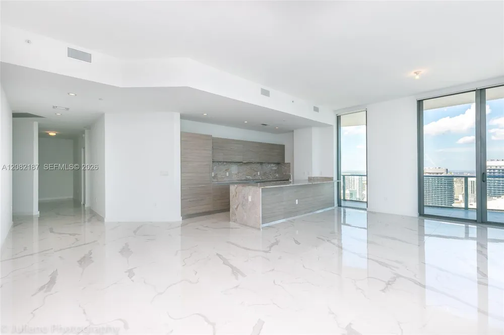 1300 S Miami Ave #PH5101 Miami, FL 33130