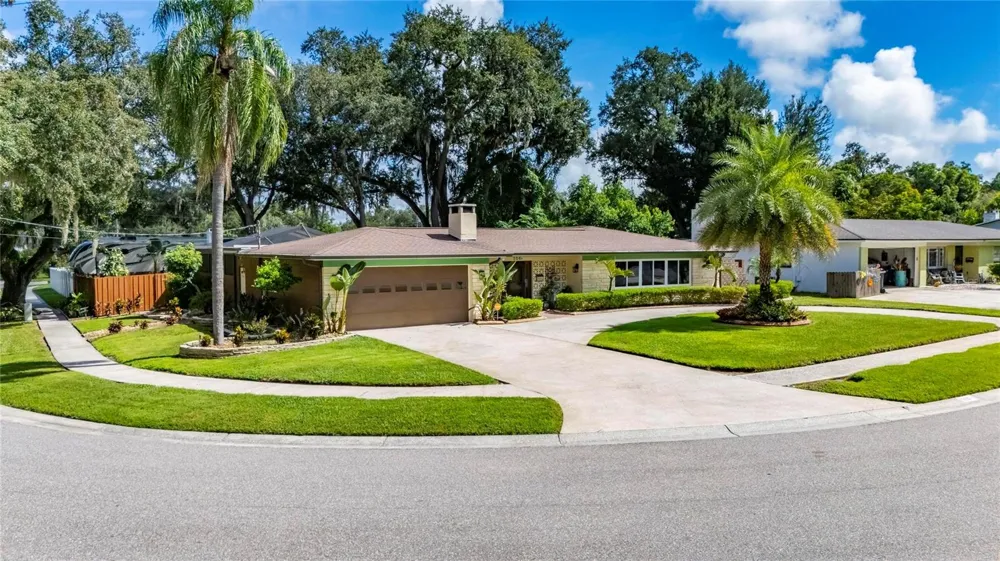 506 S LARRY CIRCLE Brandon, FL 33511