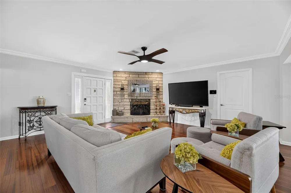 506 S LARRY CIRCLE Brandon, FL 33511