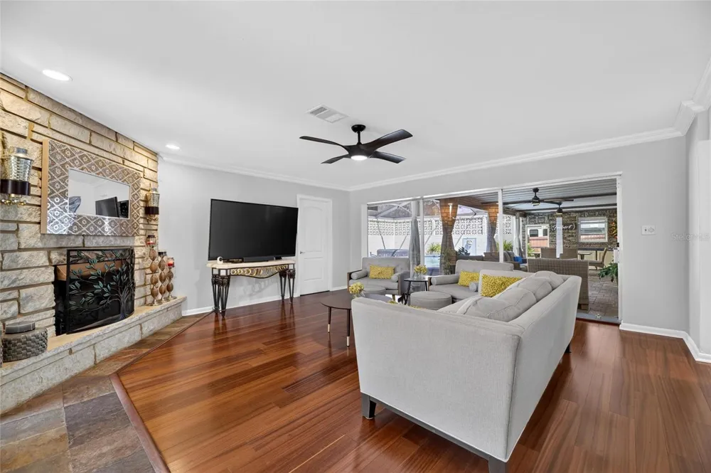 506 S LARRY CIRCLE Brandon, FL 33511