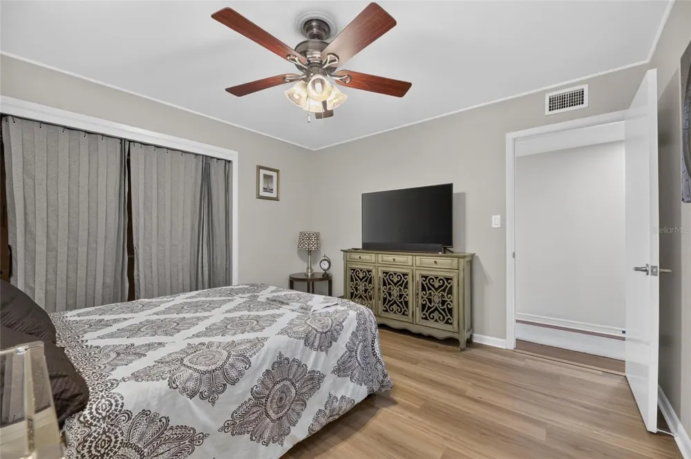 506 S LARRY CIRCLE Brandon, FL 33511