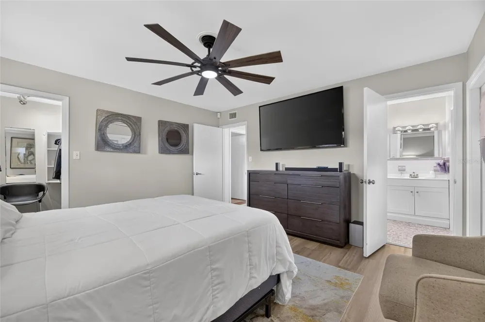 506 S LARRY CIRCLE Brandon, FL 33511