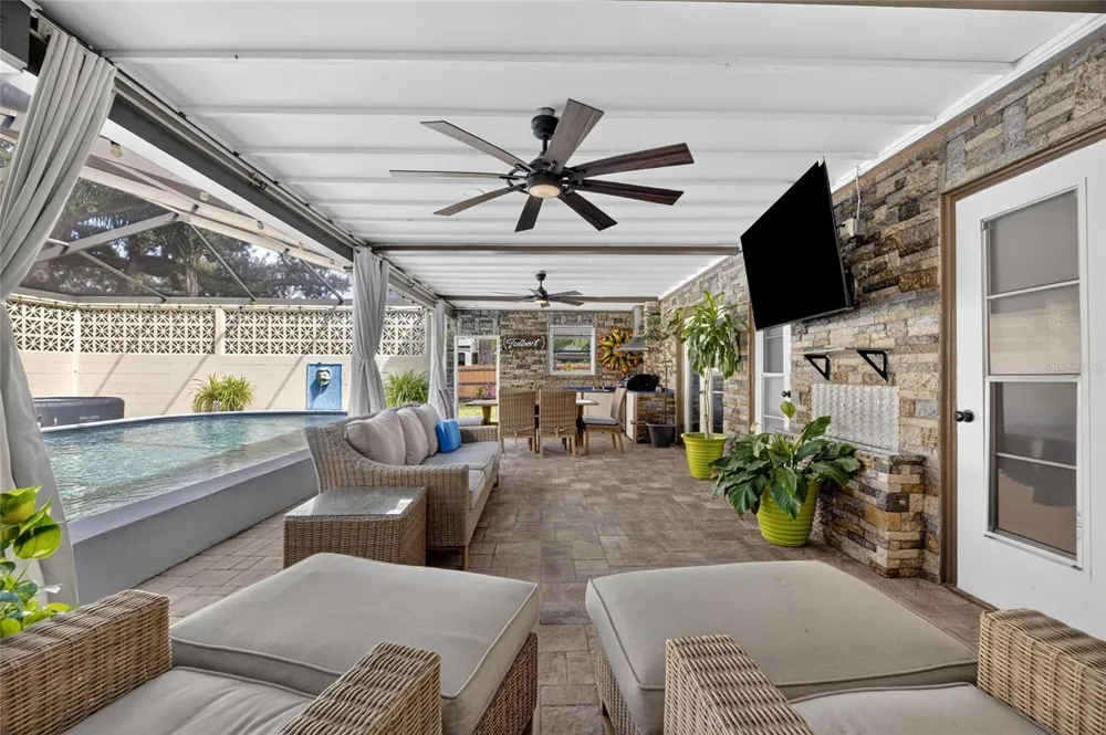 506 S LARRY CIRCLE Brandon, FL 33511