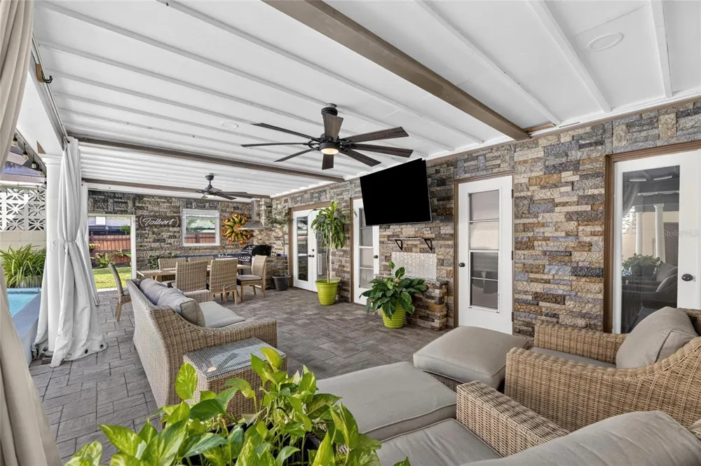 506 S LARRY CIRCLE Brandon, FL 33511