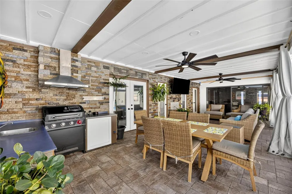 506 S LARRY CIRCLE Brandon, FL 33511