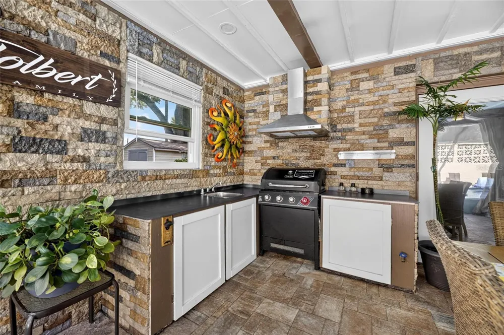 506 S LARRY CIRCLE Brandon, FL 33511