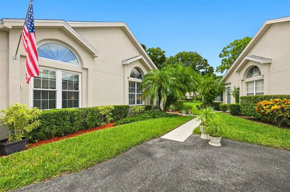 1131 GOLFVIEW WOODS DRIVE Ruskin, FL 33573