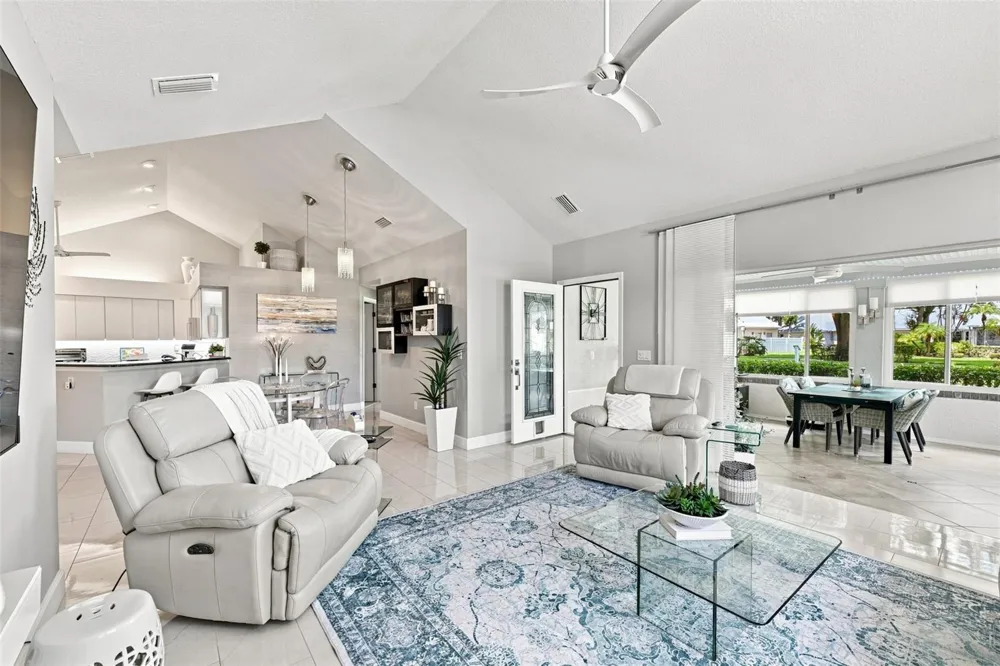 1131 GOLFVIEW WOODS DRIVE Ruskin, FL 33573