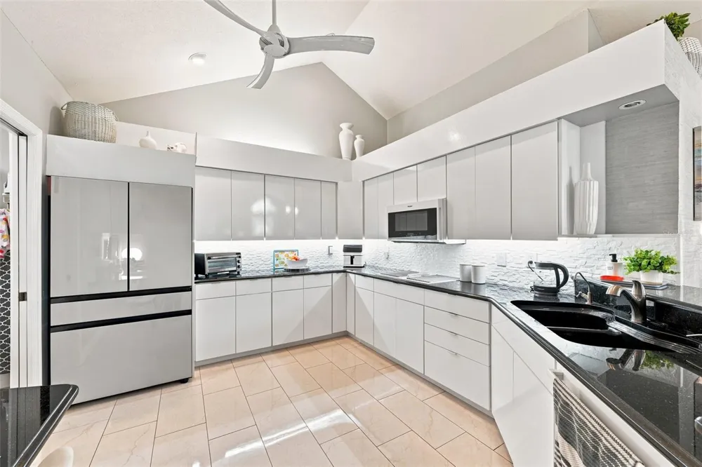 1131 GOLFVIEW WOODS DRIVE Ruskin, FL 33573
