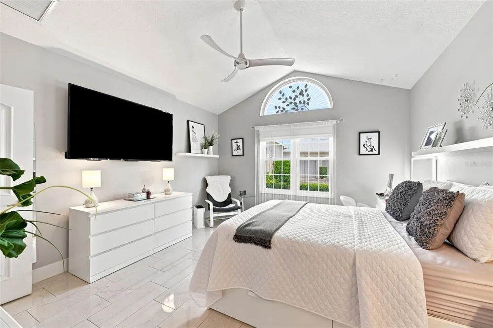 1131 GOLFVIEW WOODS DRIVE Ruskin, FL 33573