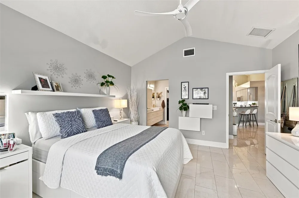 1131 GOLFVIEW WOODS DRIVE Ruskin, FL 33573