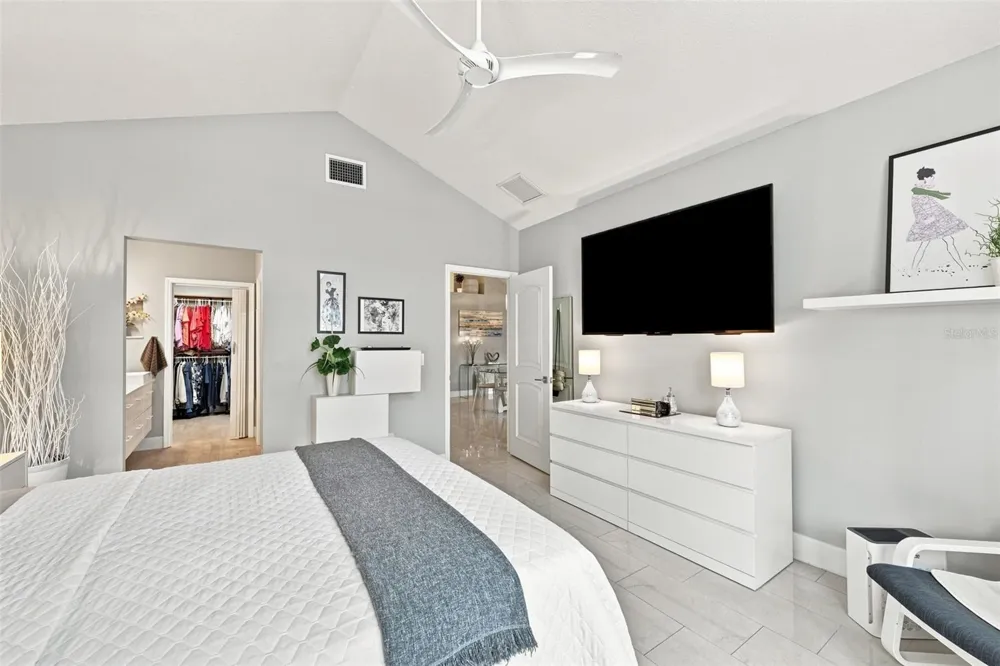 1131 GOLFVIEW WOODS DRIVE Ruskin, FL 33573