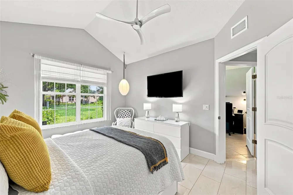 1131 GOLFVIEW WOODS DRIVE Ruskin, FL 33573