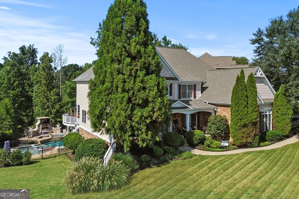 17 Snap Dragon LN Dallas, GA 30132