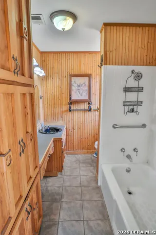 1204 LAKESIDE DR W Canyon Lake, TX 78133