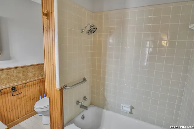 1204 LAKESIDE DR W Canyon Lake, TX 78133