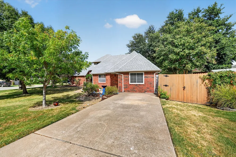 2417 Covington Drive Flower Mound, TX 75028