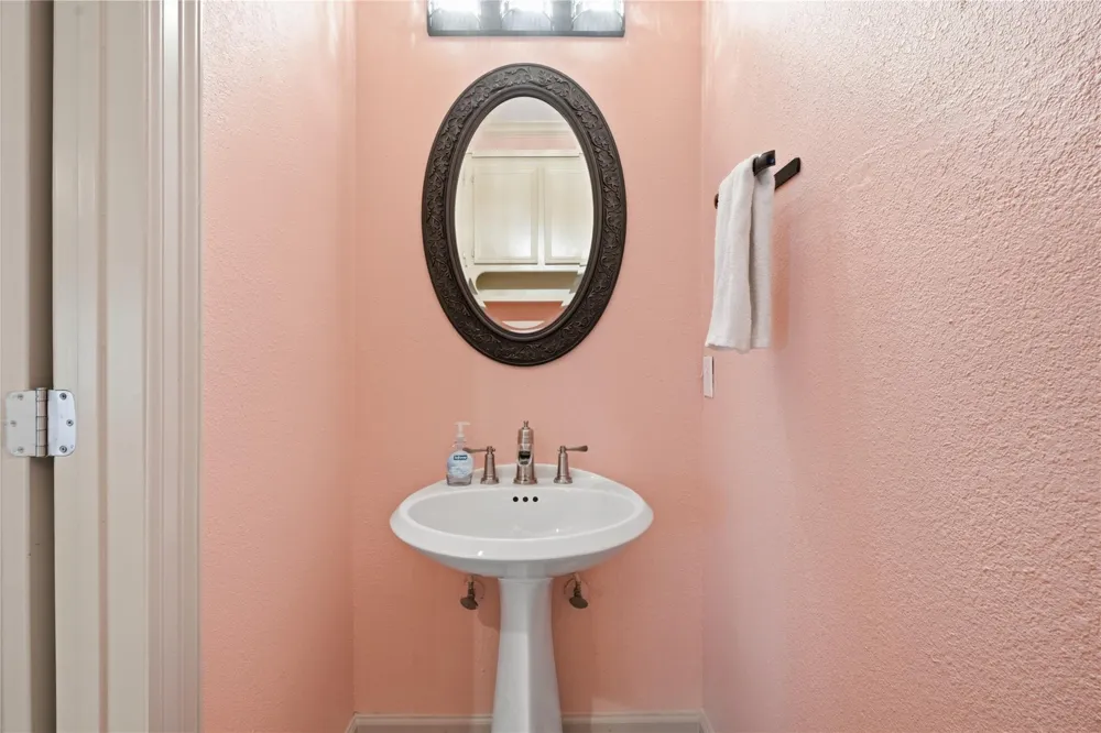 708 Bayou Crest Circle Dickinson, TX 77539