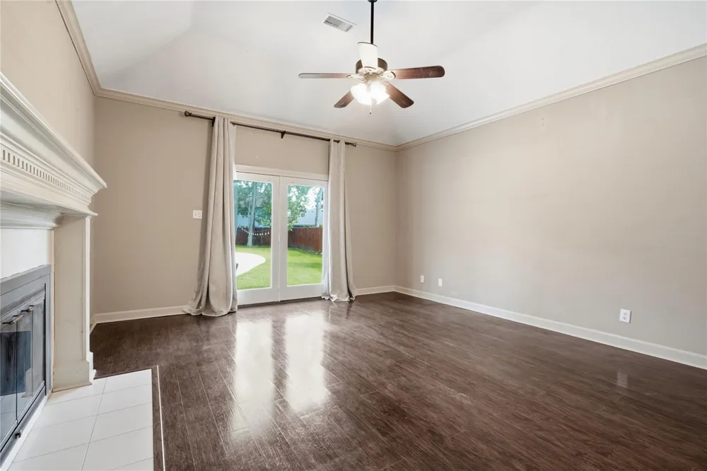 708 Bayou Crest Circle Dickinson, TX 77539