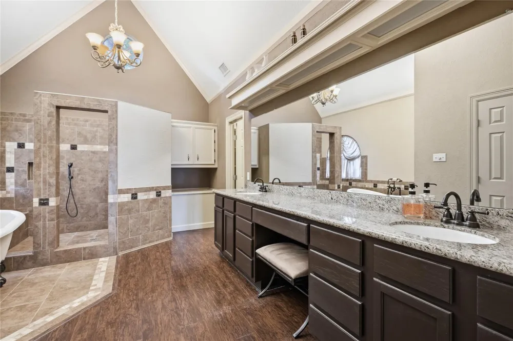 708 Bayou Crest Circle Dickinson, TX 77539