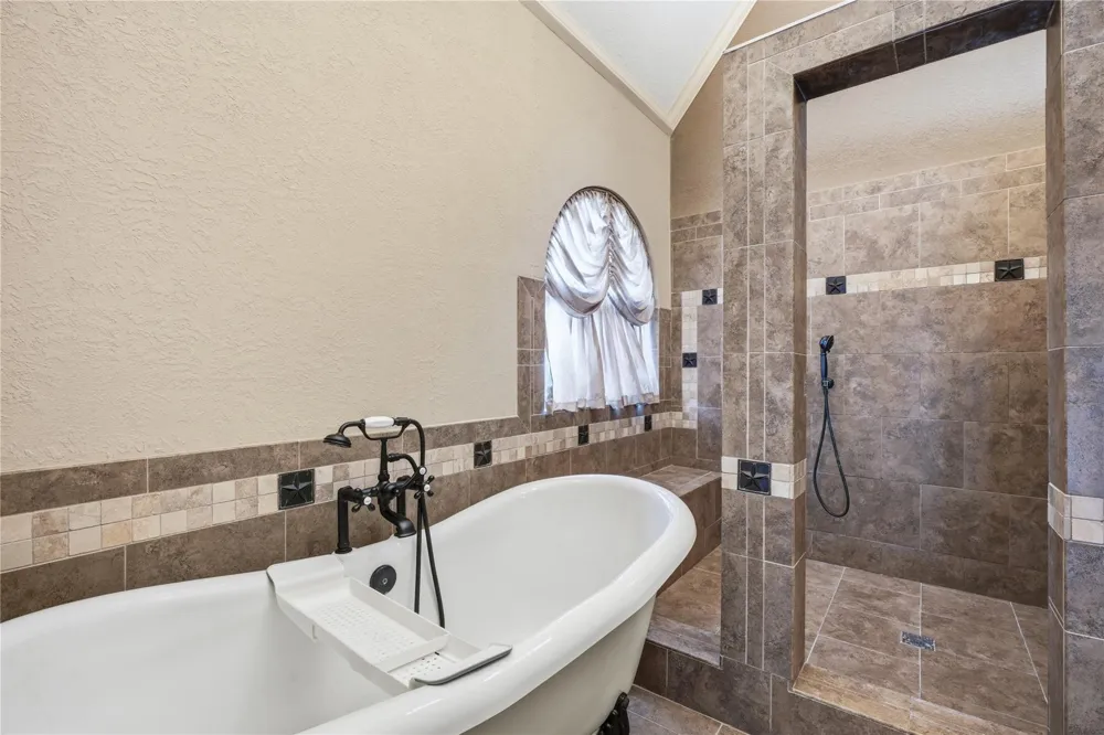 708 Bayou Crest Circle Dickinson, TX 77539