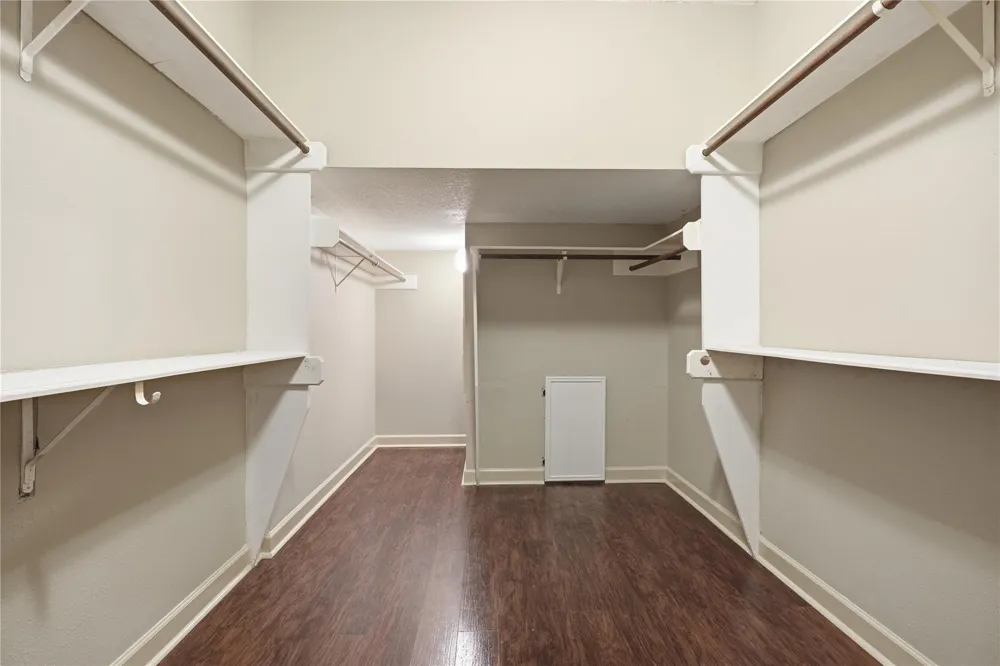 708 Bayou Crest Circle Dickinson, TX 77539