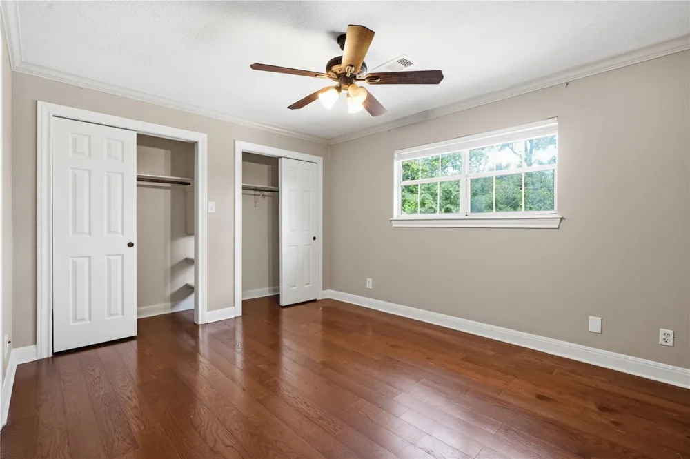 708 Bayou Crest Circle Dickinson, TX 77539