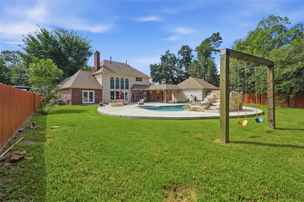 708 Bayou Crest Circle Dickinson, TX 77539