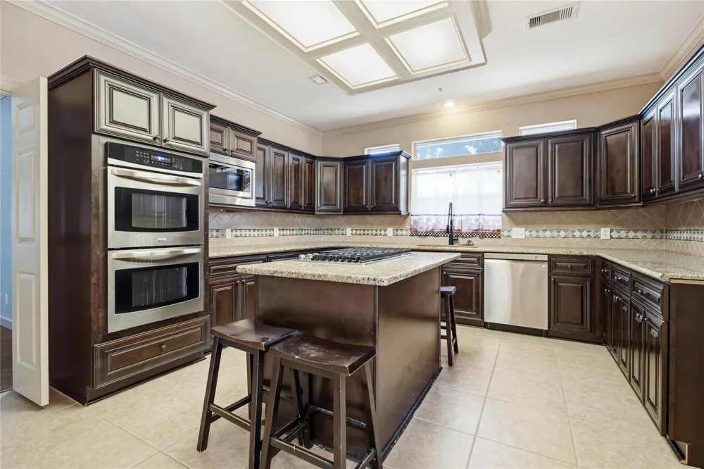 708 Bayou Crest Circle Dickinson, TX 77539