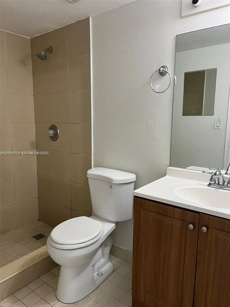 6955 NW 186th St #F205 Hialeah, FL 33015