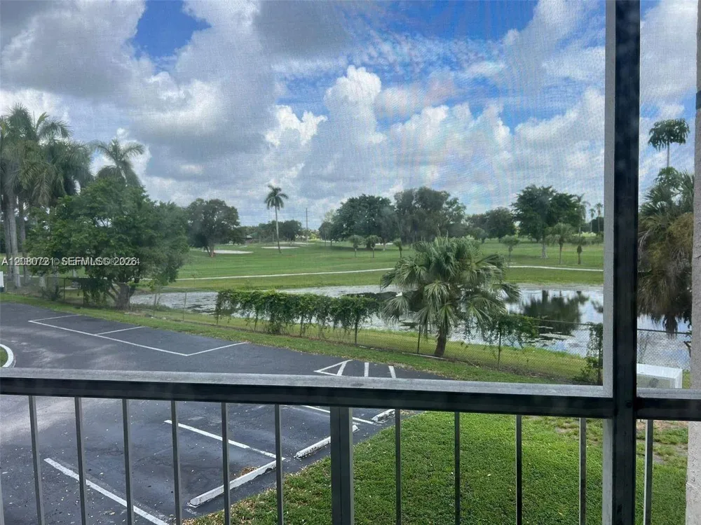 6955 NW 186th St #F205 Hialeah, FL 33015