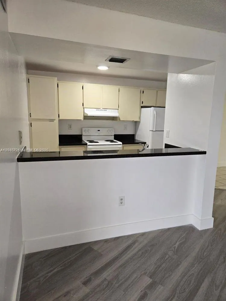 6955 NW 186th St #F205 Hialeah, FL 33015