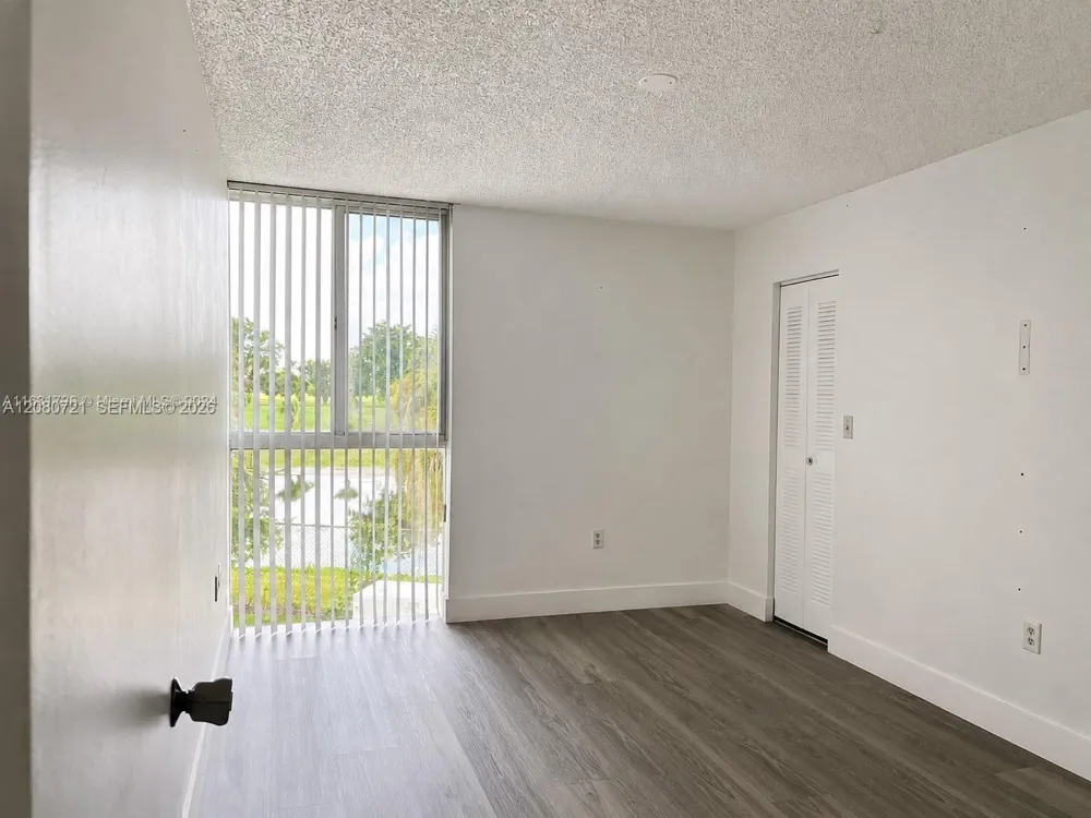 6955 NW 186th St #F205 Hialeah, FL 33015