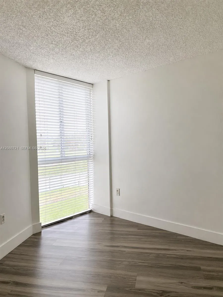 6955 NW 186th St #F205 Hialeah, FL 33015